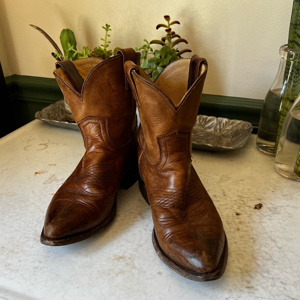 COPY - Frye Billy Short, size 7.5